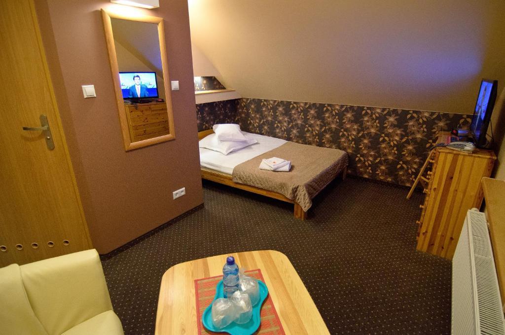 Hotelik Gosciniec Pod Sosnami Drzonkow Zielona Gora  Room photo