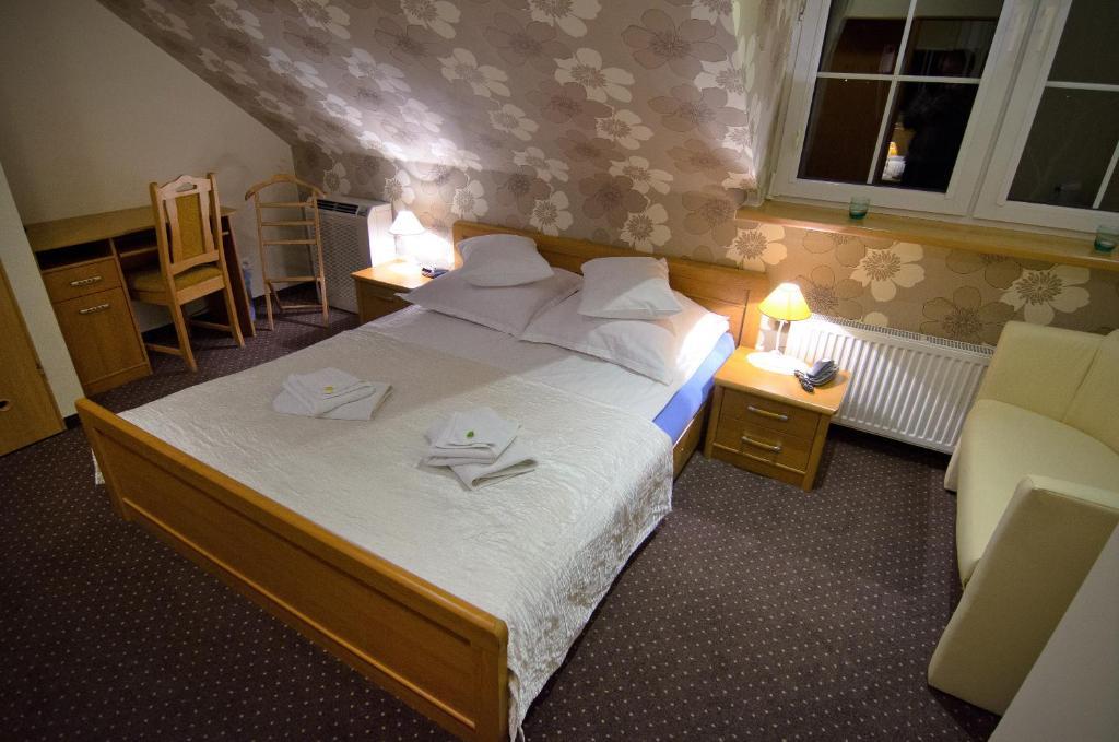 Hotelik Gosciniec Pod Sosnami Drzonkow Zielona Gora  Room photo